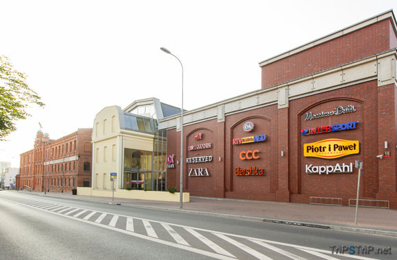 Торговый центр "Alfa" со стороны ul. Swietojanska